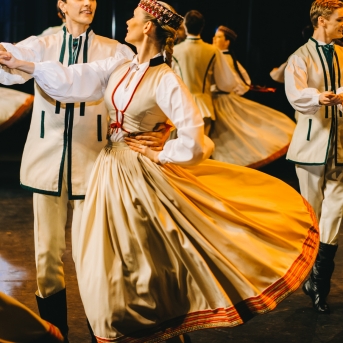 Dancim 70 Valmierā - Foto Jurģis Rikveilis un Roberts Georgs Fimbauers