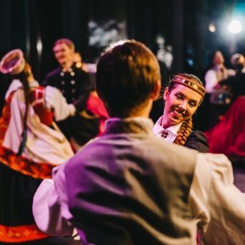Dancim 70 Valmierā - Foto Jurģis Rikveilis un Roberts Georgs Fimbauers