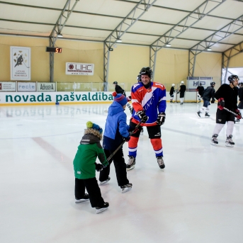 Dancis vs Vektors - hokeja draudzības spēle - Foto Mārcis Gaujenietis