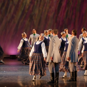 Koncerts “Tautas deju zelta graudi” - Fotogrāfs Ivan Varshavskiy.