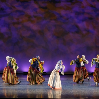 Koncerts “Tautas deju zelta graudi” - Fotogrāfs Ivan Varshavskiy.