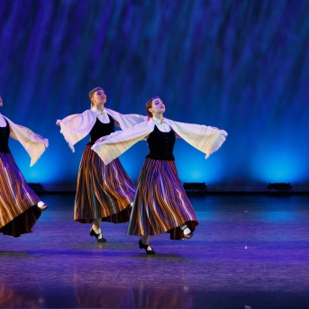 Koncerts “Tautas deju zelta graudi” - Fotogrāfs Ivan Varshavskiy.