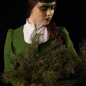 DANČA MEITAS - DIEVĪBAS - Fotogrāfs Aloiza Meldere