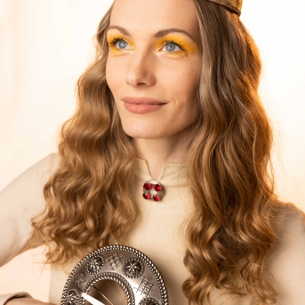 DANČA MEITAS - DIEVĪBAS - Fotogrāfs Aloiza Meldere