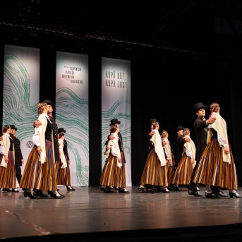 XXVII Vispārējie latviešu Dziesmu un XVII Deju svētku deju kolektīvu konkurss - Fotogrāfe- Aloiza Meldere