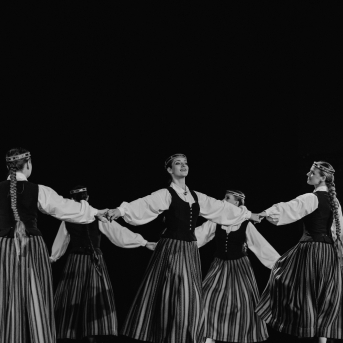 LĪVU SASAUKŠANĀS DEJĀ – KONCERTUZVEDUMS SIGULDAS “DEVONĀ” - 