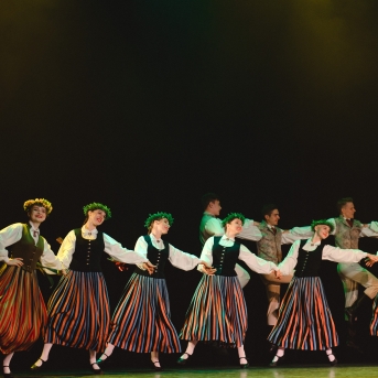 LĪVU SASAUKŠANĀS DEJĀ – KONCERTUZVEDUMS SIGULDAS “DEVONĀ” - 