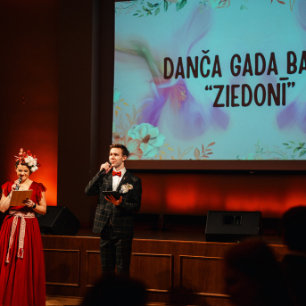 Danča Gada balle  - Fotogrāfs: Reinholds Švarcs