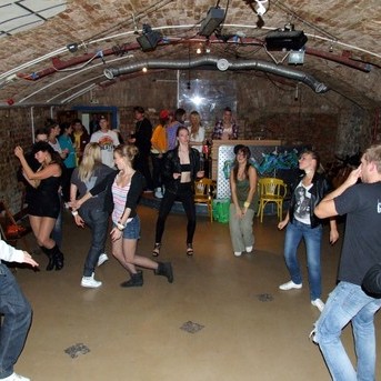 Ghetto Gangsta Party - 