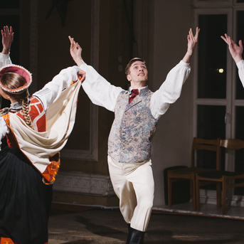 Dancis Viļņā - Foto Jurģis Rikveilis un palīgi