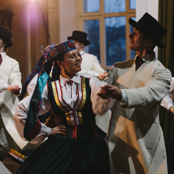 Dancis Viļņā - Foto Jurģis Rikveilis un palīgi