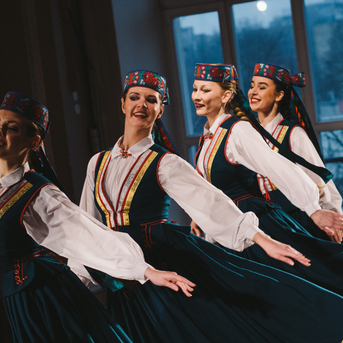 Dancis Viļņā - Foto Jurģis Rikveilis un palīgi