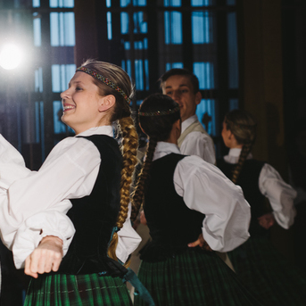 Dancis Viļņā - Foto Jurģis Rikveilis un palīgi