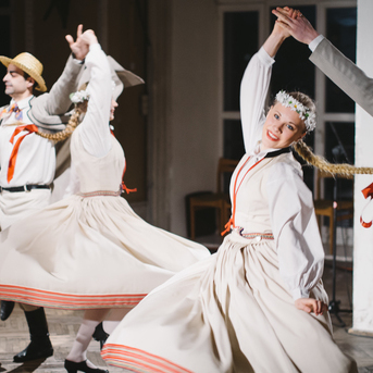 Dancis Viļņā - Foto Jurģis Rikveilis un palīgi