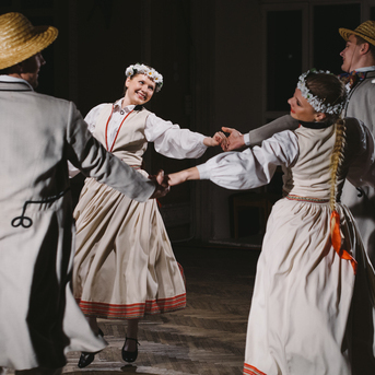 Dancis Viļņā - Foto Jurģis Rikveilis un palīgi