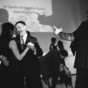 Danča Briljanta balle - Foto Anna Zvejniece un Jurģis Rikveilis