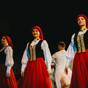 Dancim 70 Liepājā - Foto Jurģis Rikveilis un Anna Zvejniece