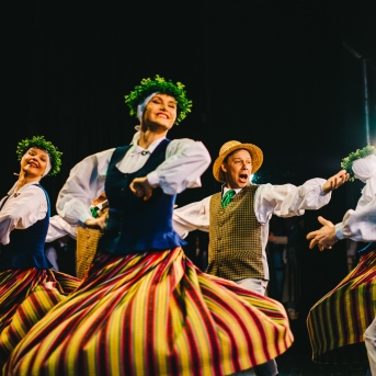 Dancim 70 Liepājā - Foto Jurģis Rikveilis un Anna Zvejniece