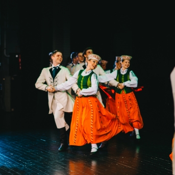 Dancim 70 Liepājā - Foto Jurģis Rikveilis un Anna Zvejniece