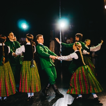 Dancim 70 Liepājā - Foto Jurģis Rikveilis un Anna Zvejniece