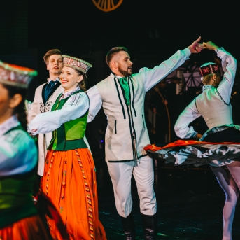 Dancim 70 Liepājā - Foto Jurģis Rikveilis un Anna Zvejniece