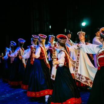 Dancim 70 Liepājā - Foto Jurģis Rikveilis un Anna Zvejniece