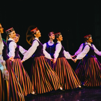 Dancim 70 Liepājā - Foto Jurģis Rikveilis un Anna Zvejniece