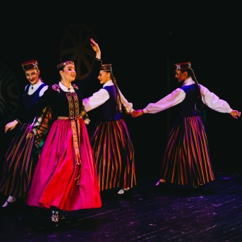 Dancim 70 Liepājā - Foto Jurģis Rikveilis un Anna Zvejniece