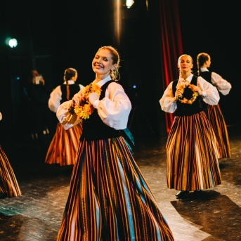 Dancim 70 Liepājā - Foto Jurģis Rikveilis un Anna Zvejniece