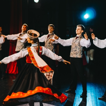 Dancim 70 Liepājā - Foto Jurģis Rikveilis un Anna Zvejniece