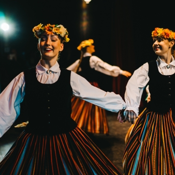 Dancim 70 Liepājā - Foto Jurģis Rikveilis un Anna Zvejniece