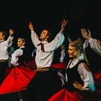 Dancim 70 Liepājā - Foto Jurģis Rikveilis un Anna Zvejniece