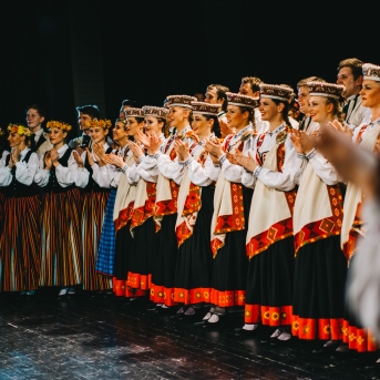 Dancim 70 Liepājā - Foto Jurģis Rikveilis un Anna Zvejniece