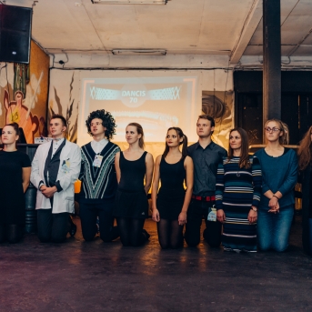 Pagrīdes zinātnieku laboratorija - jauno dejotāju iesvētības - Foto Jurģis Rikveilis