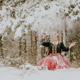 Filmējot Danča sveicienu Gatvei 70. jubilejā - Foto Jurģis Rikveilis