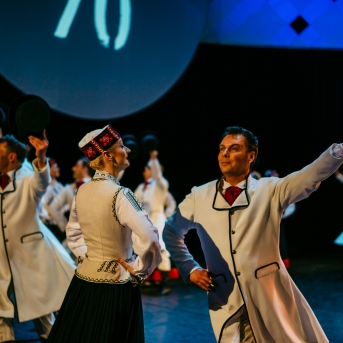 Dancim 70 Latvijas Nacionālajā operā - Foto Anna Zvejniece un Jurģis Rikveilis