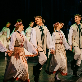 Dancim 70 Latvijas Nacionālajā operā - Foto Anna Zvejniece un Jurģis Rikveilis