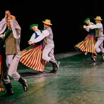 Dancim 70 Latvijas Nacionālajā operā - Foto Anna Zvejniece un Jurģis Rikveilis