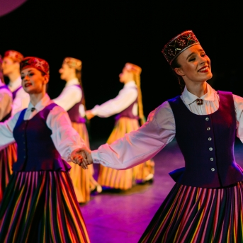 Dancim 70 Latvijas Nacionālajā operā - Foto Anna Zvejniece un Jurģis Rikveilis