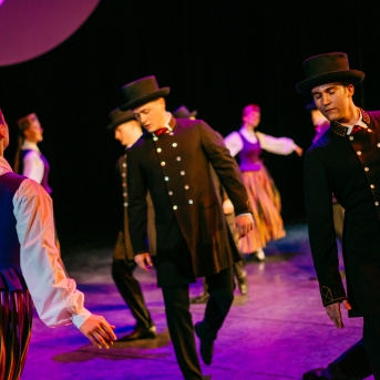 Dancim 70 Latvijas Nacionālajā operā - Foto Anna Zvejniece un Jurģis Rikveilis