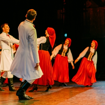 Dancim 70 Latvijas Nacionālajā operā - Foto Anna Zvejniece un Jurģis Rikveilis