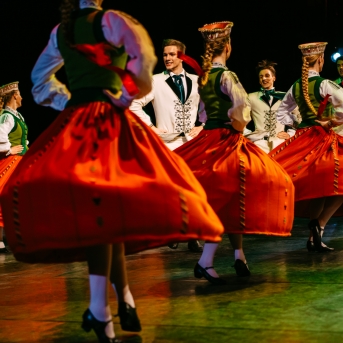 Dancim 70 Latvijas Nacionālajā operā - Foto Anna Zvejniece un Jurģis Rikveilis