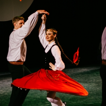 Dancim 70 Latvijas Nacionālajā operā - Foto Anna Zvejniece un Jurģis Rikveilis