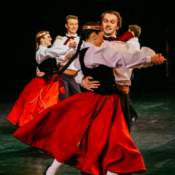 Dancim 70 Latvijas Nacionālajā operā - Foto Anna Zvejniece un Jurģis Rikveilis