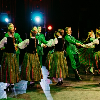 Dancim 70 Latvijas Nacionālajā operā - Foto Anna Zvejniece un Jurģis Rikveilis