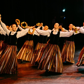 Dancim 70 Latvijas Nacionālajā operā - Foto Anna Zvejniece un Jurģis Rikveilis