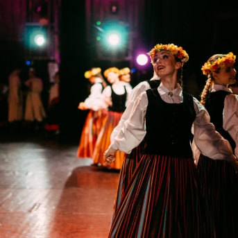 Dancim 70 Latvijas Nacionālajā operā - Foto Anna Zvejniece un Jurģis Rikveilis