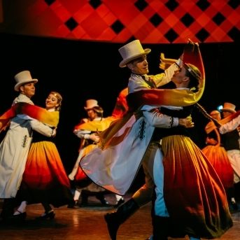 Dancim 70 Latvijas Nacionālajā operā - Foto Anna Zvejniece un Jurģis Rikveilis