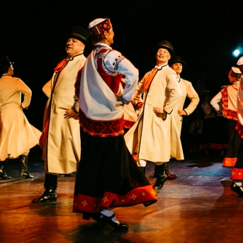 Dancim 70 Latvijas Nacionālajā operā - Foto Anna Zvejniece un Jurģis Rikveilis