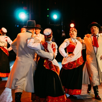 Dancim 70 Latvijas Nacionālajā operā - Foto Anna Zvejniece un Jurģis Rikveilis